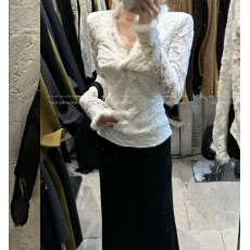 批发<b class='q'>韩国</b>东大门2025冬季新款轻奢纯欲V领纽结修身百搭显瘦加绒<b class='q'>蕾丝</b>衫