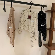 批发kumikumi温柔风V领飘带波点<b class='q'>长袖</b>衬衫女秋季别致宽松显瘦气质上衣