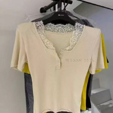 2026夏季新款韩版蕾丝拼接v领正肩短袖t恤女修身独特漂亮辣妹上衣