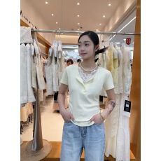 蕾丝拼接V领短袖T恤女夏2026新款设计感小众纯欲修身显瘦褶皱上衣