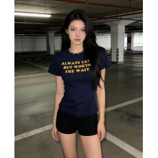 批发字母印花正肩<b class='q'>短袖</b><b class='q'>t</b><b class='q'>恤</b>女短款修身气质2025初夏穿搭高级感辣妹上衣