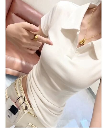 단색 polo 반 개방 칼라 반팔 티셔츠 여성 2026 여름 새로운 몸매 가꾸기 슬림해 보이는 품격 미니멀리즘 쇼트 스타일 맨위