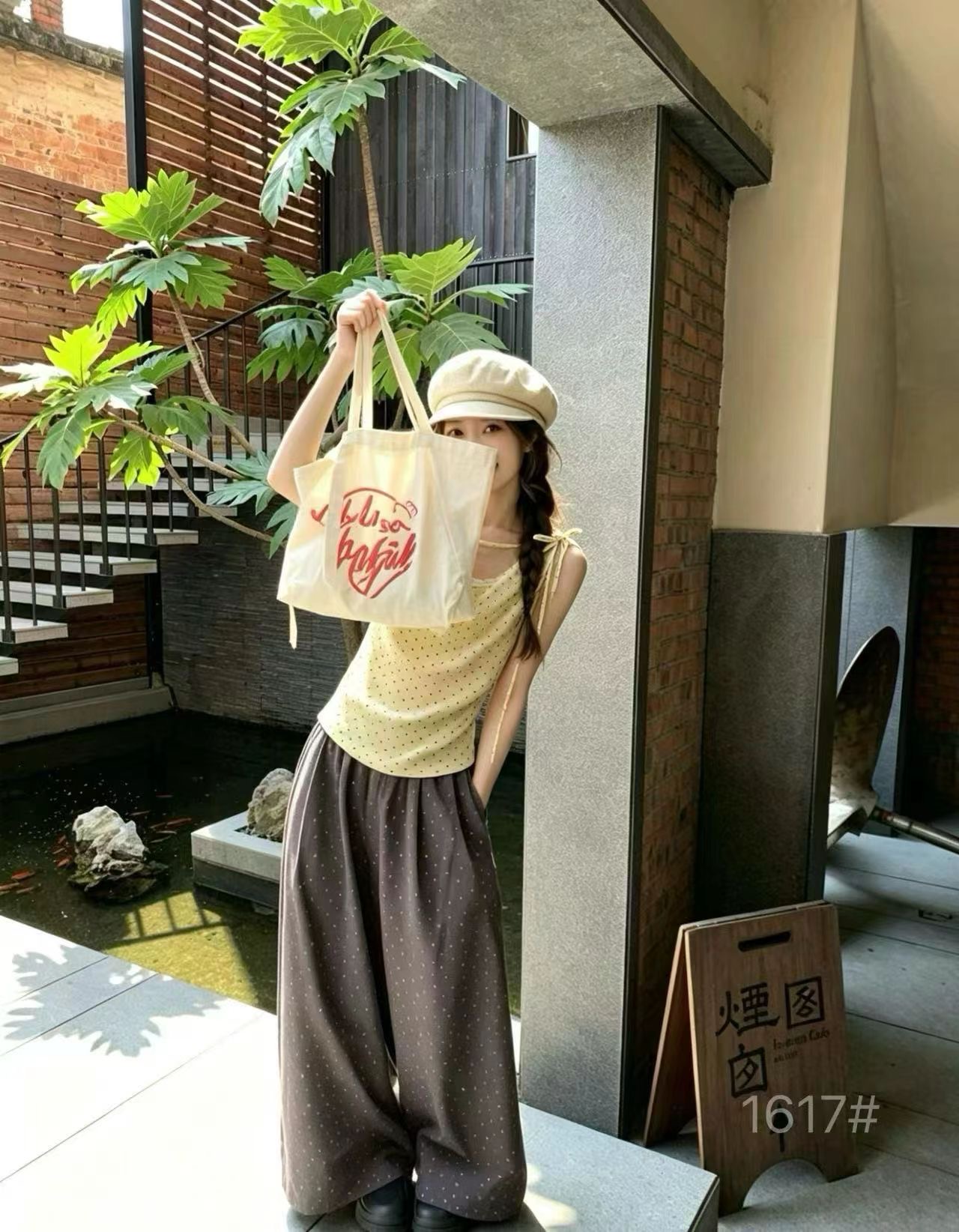 한국 chic 여름 민소매 맨위 여성 프랑스식 부드러운 달콤함 불규칙 비스듬한 어깨 레이스업 도트 주름 장식 조끼