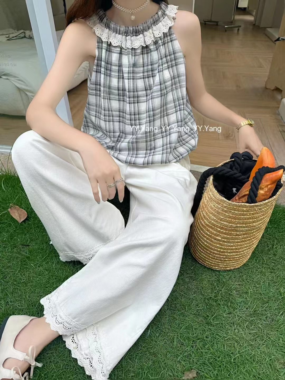 한 부서 달콤함 레이스 조각 행침 목 오프숄더 체크무늬 조끼 여성 봄 2026 패션 허리 수축 슬림해 보이는 꽃밭 맨위