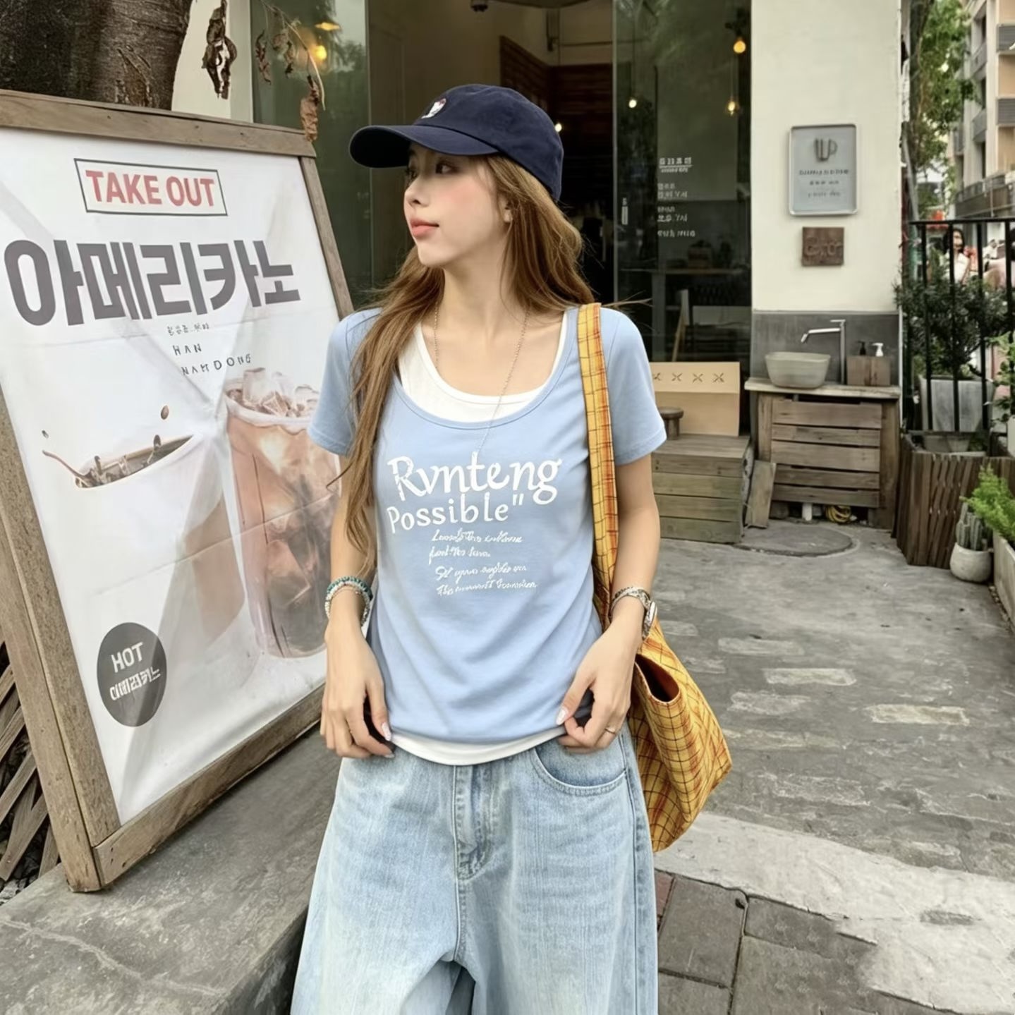아메리칸 핫걸 알파벳 프린트 긍정적 인 어깨 티셔츠 여성 여름 페이크 레이어드 배색 반팔 몸매 가꾸기 슬림해 보이는 쇼트 스타일 맨위
