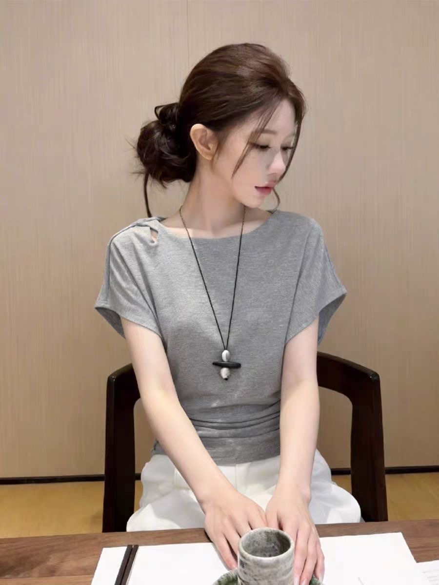 2026 패션 미니멀리즘 한국 스타일 반팔 티셔츠 여성 여름 화이트 라운드 넥 몸매 가꾸기 캐주얼 다용도 출퇴근 바람 맨위