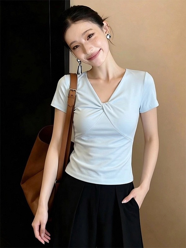 품격 우아함 절묘한 프랑스식 화이트 V넥 반팔 티셔츠 여성 여름 순수한 욕망 비틀림 디자인 센스 몸매 가꾸기 슬림해 보이는 맨위