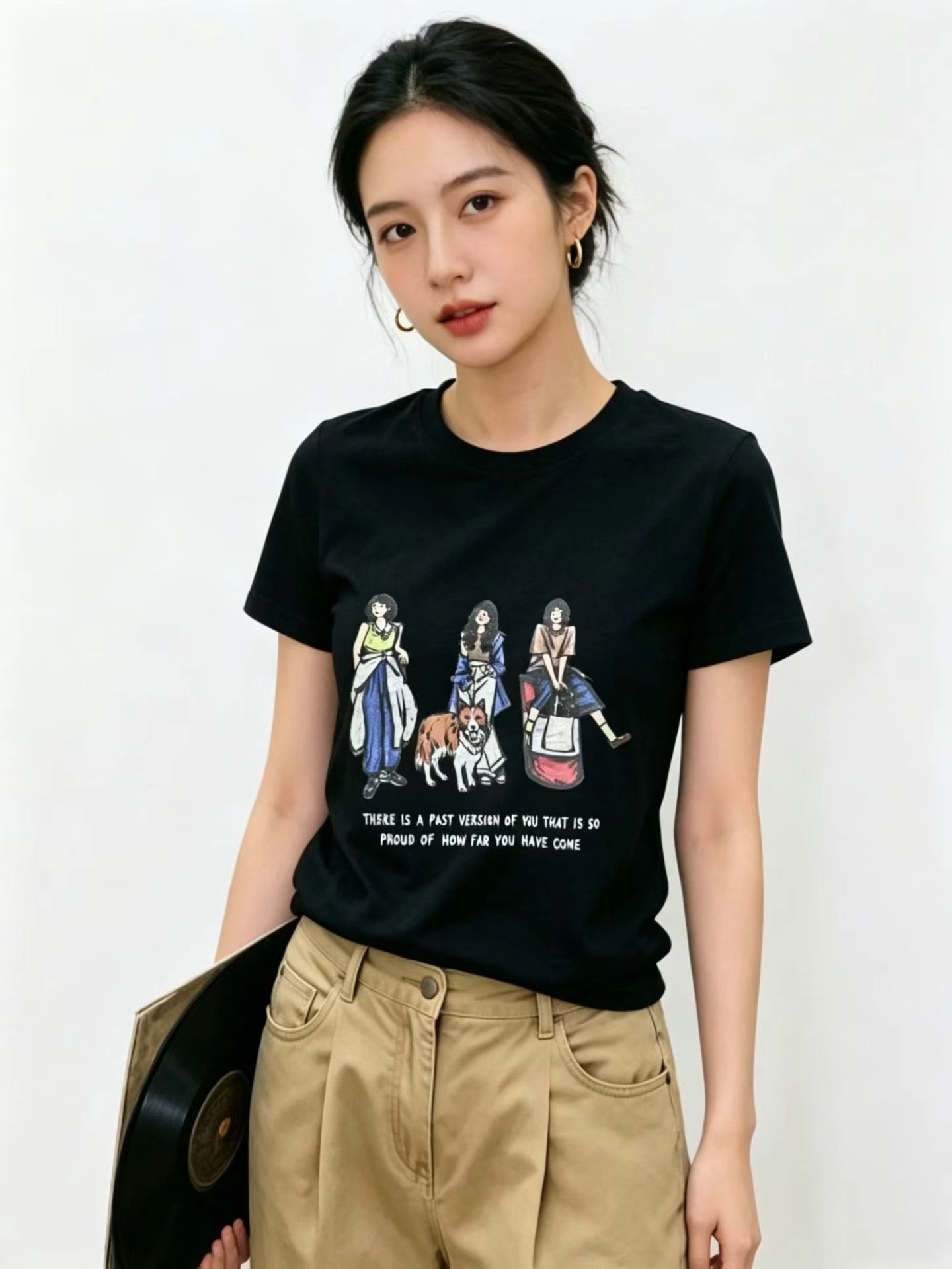 패션 만화 프린트 반팔 티셔츠 여성 2026 새로운 라운드 넥 루즈핏 다용도 연령 감소 긍정적 인 어깨 의류