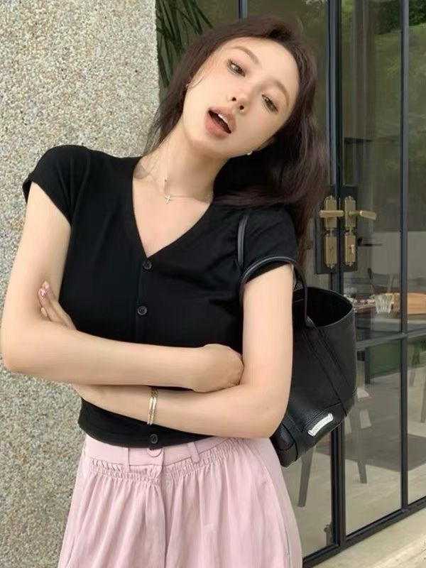 작은 예쁜 허리 V넥 몸매 가꾸기 반팔 티셔츠 여성 주름 허리 수축 니트 쇼트 스타일 작은 날다 소매 맨위