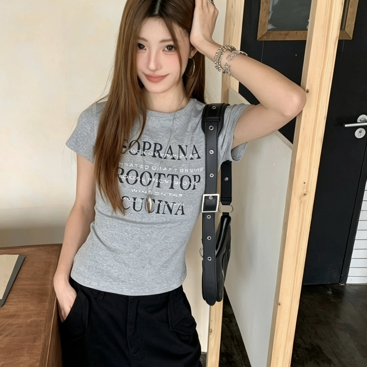 레트로 아메리칸 핫걸 바람 알파벳 프린트 라운드 넥 몸매 가꾸기 슬림해 보이는 반팔 티셔츠 맨위 다용도 2026 새로운