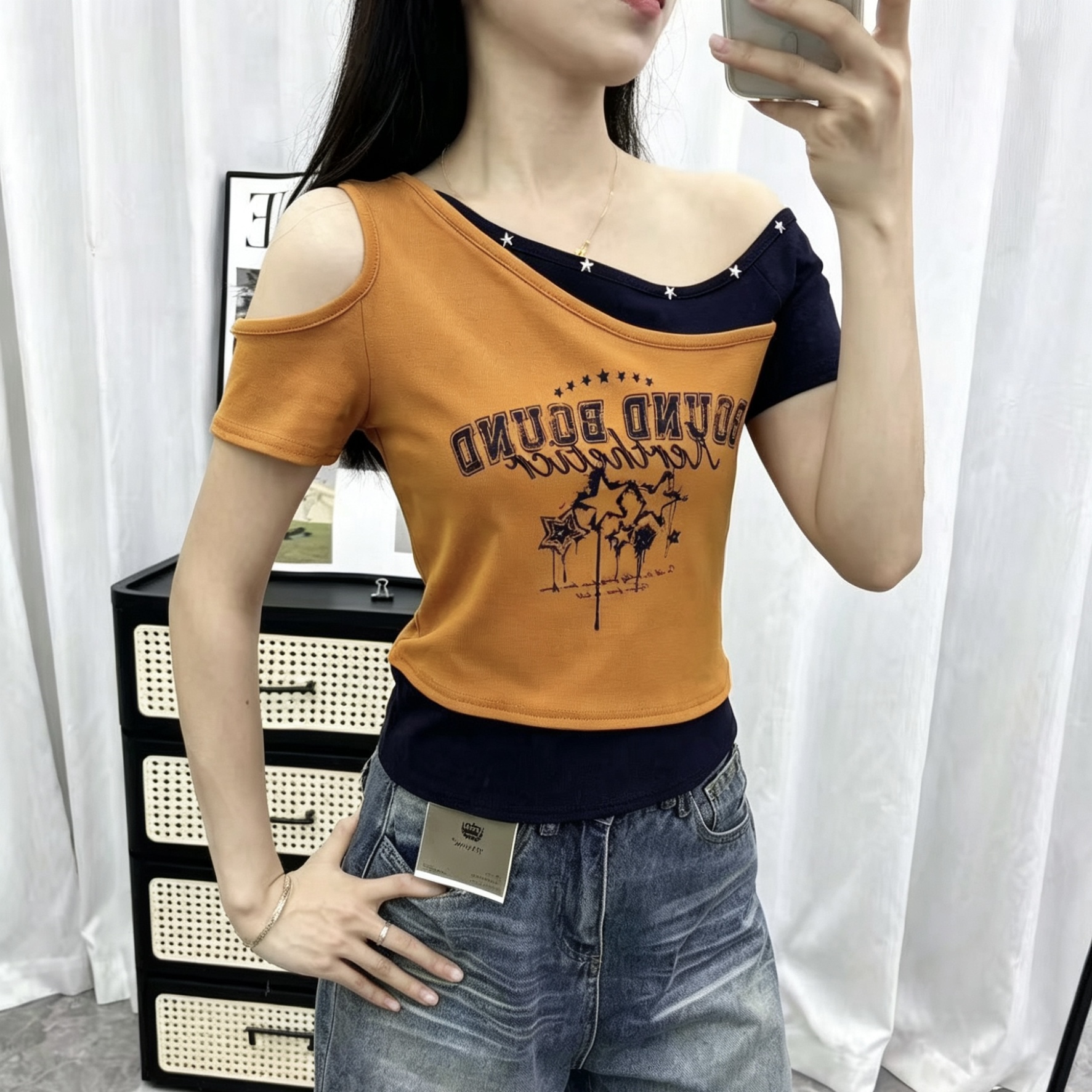 배색 패치워크 비스듬한 어깨 오프숄더 반팔 티셔츠