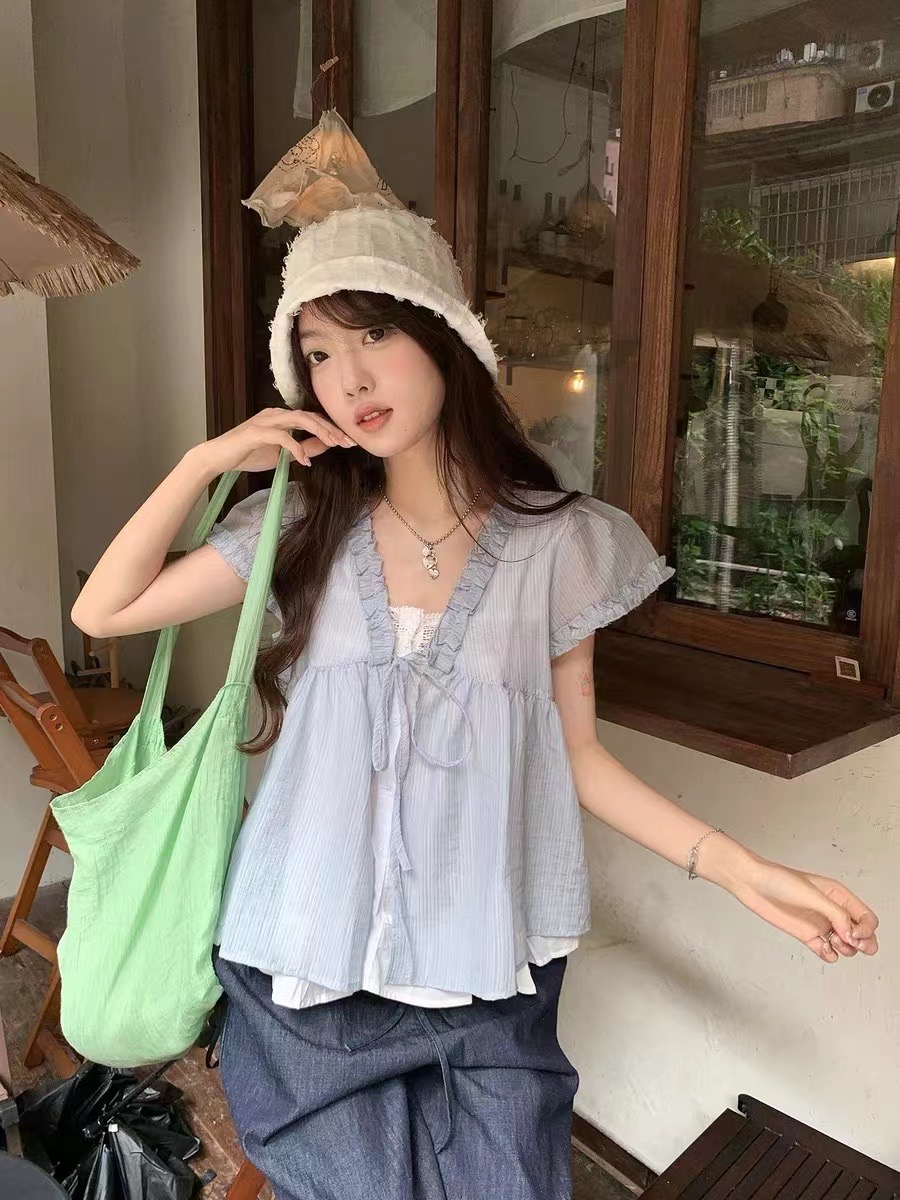 hollyii 한 부서 프릴 레이스업 디자인 센스 페이크 레이어드 V 넥 셔츠 맨위 여성 2026 여름 새로운