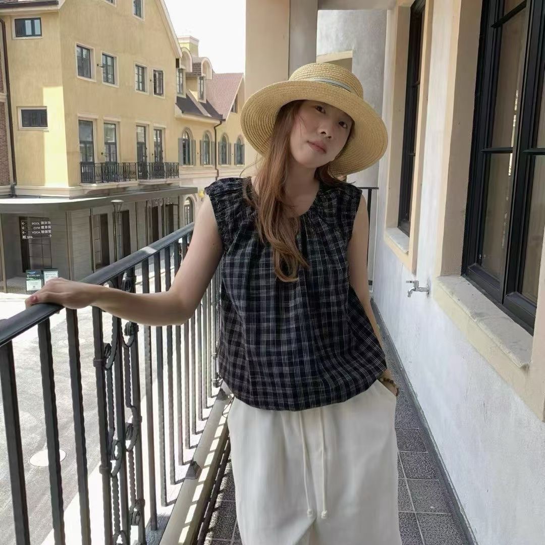 have u 레트로 체크무늬 민소매 여성 셔츠 2026 여름 새로운 루즈핏 슬림해 보이는 다용도 품격 라운드 넥 맨위