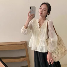 批发2026春夏季薄款木耳边V领绑带<b class='q'>衬衫</b>女法式宽松灯笼袖内搭上衣