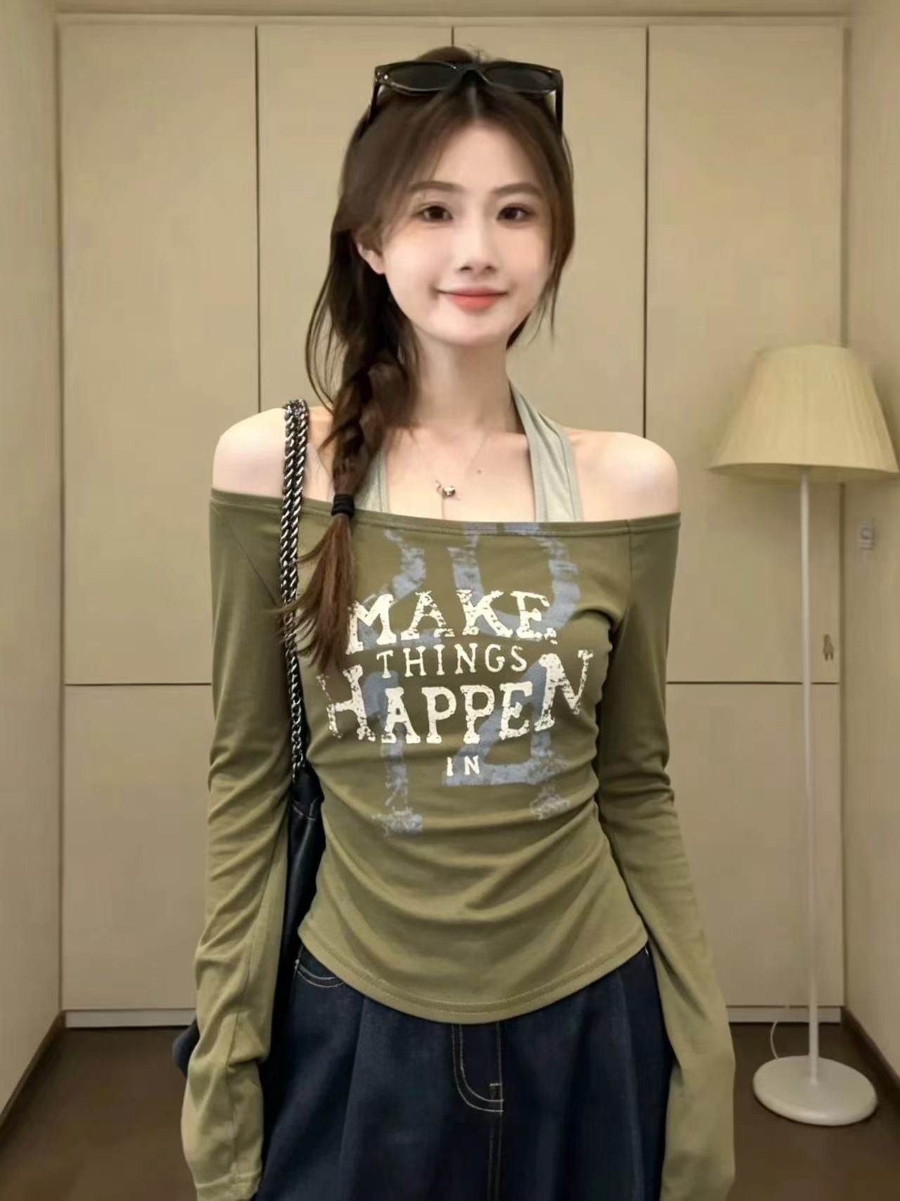 BY33760# 美式辣妹设计感拼接挂脖吊带露肩长袖印花上衣女不规则修身打底衫  服裝批發女裝批發服飾貨源