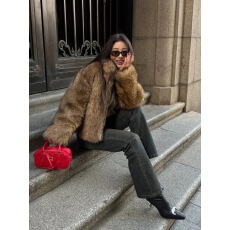 批发高级感棕色环保狐狸<b class='q'>皮草</b>外套女2025新款<b class='q'>海宁</b>爆款年轻款毛茸茸冬厚