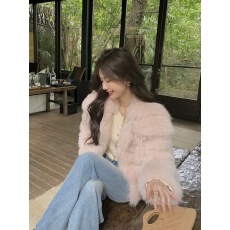 批发狐狸毛<b class='q'>皮草</b>外套女短款2025<b class='q'>海宁</b>新款大翻领皮毛一体毛毛外套年轻