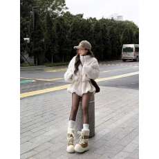 批发直邮韩国代购2025冬<b class='q'>女</b>士ins博主连帽毛毛外套+高腰半身裙裙裤套<b class='q'>装</b>