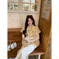 批发马甲 皮毛一体环保皮草马甲斗篷毛毛外套短款上衣坎肩女秋<b class='q'>冬</b>