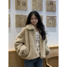 批发丝绒奶芙仿獭兔 软糯小翻领皮草秋冬复古<b class='q'>皮毛</b><b class='q'>一体</b>毛毛外套