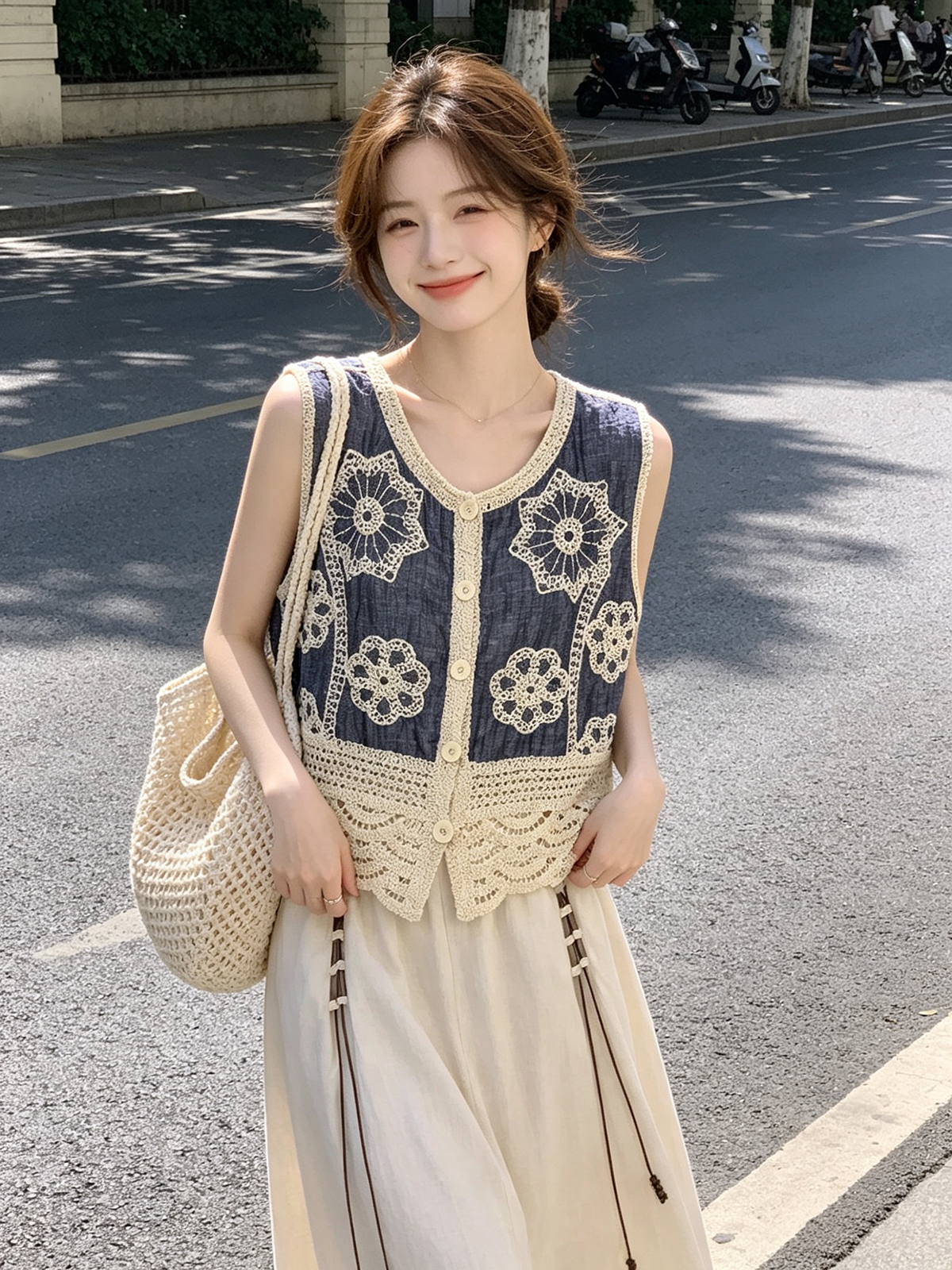 문예 바람 데님 홀로우 아웃 자수 패치워크 민소매 베스트 2026 여름 새로운 휴가 바람 외출용 조끼 맨위