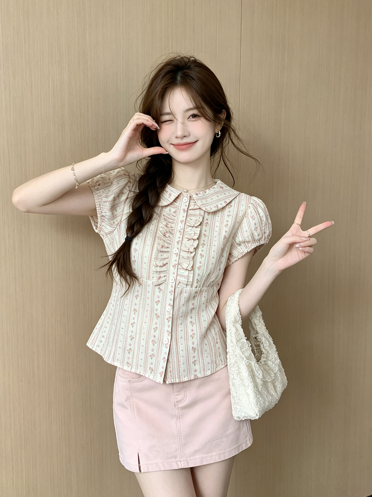 한 부서 전원 바람 프릴 작은 꽃무늬 자카드 반팔 셔츠 2026 여름 새로운 베이비 칼라 스트랩 맨위