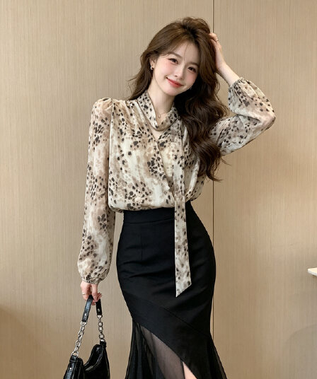 홍콩 스타일 레트로 프린트 리본 V넥 긴팔 여성 셔츠 여름 디자인 센스 순수한 욕망 아름다운 허리 수축 섹시함 맨위