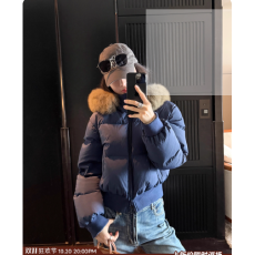 批发雪精灵<b class='q'>羽绒服</b> 收腰进口狐狸毛领短款95白鹅绒女2025冬<b class='q'>新款</b>