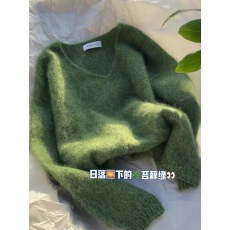 批发软糯奶呼呼绿色V领浣熊绒毛衣女秋<b class='q'>冬</b>大码胖MM宽松慵懒针织衫上衣