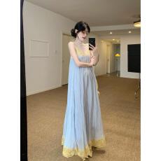 批发绝美海岛穿搭度假风蓝色复古蕾丝吊带<b class='q'>连衣裙</b>女褶皱设计感超仙长裙