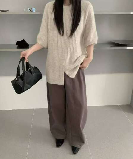 가을 새로운 한 부서 몸매 가꾸기 슬림해 보이는 라운드 넥 단색 얇은 양모 니트 반팔 셔츠 여성 다용도 맨위 트렌디