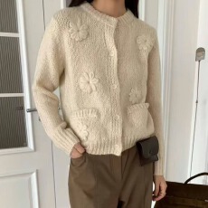 批发东大门新款 重磅粗棒针编织 <b class='q'>手工</b>刺绣扎花<b class='q'>毛衣</b>外套秋冬