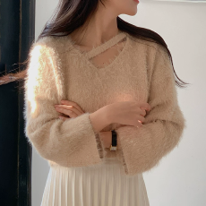 批发<b class='q'>韩国</b>chic秋冬V领软糯上衣女秋季2026新款宽松慵懒风长袖短款毛衣