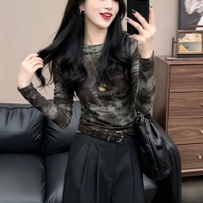 批发双层肌肤网纱上衣<b class='q'>女</b>春秋洋气减龄修身碎花圆领小衫打底t恤衫