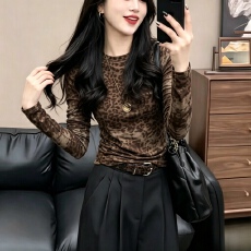 批发双层肌肤网纱上衣女春秋洋气减龄修身豹纹圆领小衫打底t恤衫