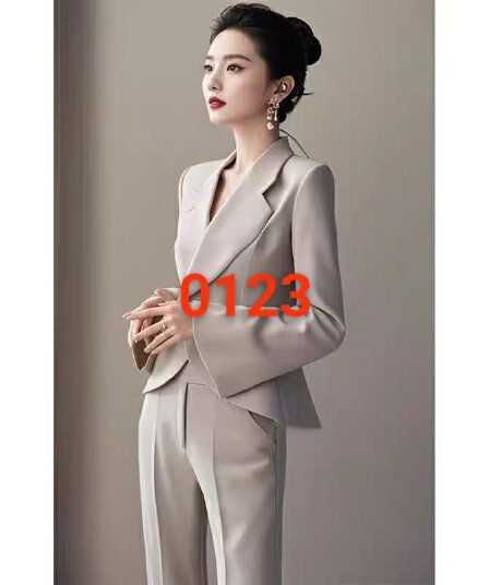 2026 이른 가을 코디 전체 집합 패션 명문 여성 품격 고급 센스 샤오 양 로드 중 작은 샤넬 스타일 밝은 회색 색상 정장 세트