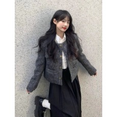 批发设计感灰色短款小香风毛呢外套女小个子秋冬韩系chic别致长袖上衣