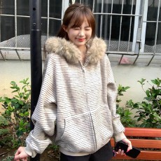 批发美式复古条纹加绒毛领连帽卫衣外套女秋冬新款慵懒风oversize上衣