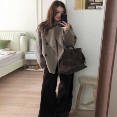 批发有内衬<b class='q'>大</b>翻领呢子<b class='q'>大</b>衣<b class='q'>女</b>2025秋冬毛呢外套小个子赫本风高级感