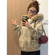 批发美式复古条纹加绒毛领连帽卫衣外套女秋冬新款慵懒风oversize上衣