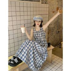 批发复古<b class='q'>格子</b>无袖<b class='q'>连衣裙</b>2026蓝色夏季新款背心休闲显瘦慵懒长裙