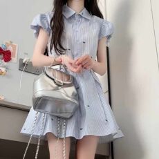批发韩系穿搭夏季2026新款小个子蓝色条纹<b class='q'>衬衫</b><b class='q'>连衣裙</b>子女气质收腰短裙