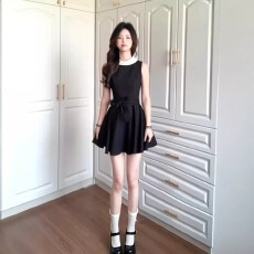 批发有内衬<b class='q'>赫本</b><b class='q'>风</b>无袖黑色连衣裙女收腰A字裙千金高级感裙子夏季新款