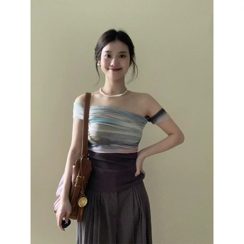 한 부서 헤일로 염색 망사 작은 대중 디자인 센스 패치워크 오프숄더 티셔츠 여성 여름 새로운 몸매 가꾸기 슬림해 보이는 맨위