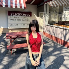 批发辣妹红色绿色波点抽绳挂脖吊带女<b class='q'>夏季</b>新款收腰纯欲短款背心上衣
