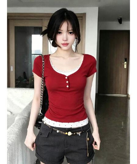 한 부서 레이스 빨간색 반팔 티셔츠 여성 여름 새로운 몸매 가꾸기 슬림해 보이는 페이크 레이어드 핫걸 맨위