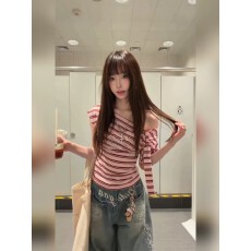 批发韩系辣妹<b class='q'>红色</b>条纹斜肩短袖T恤女2026夏季设计感修身显瘦露肩<b class='q'>上衣</b>