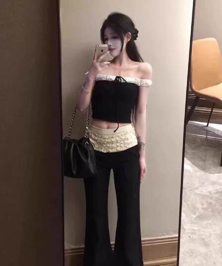 달콤한 핫걸 아메리칸 레트로 흑인과 백인 패치워크 오프숄더 반팔 티셔츠 여성 여름 새로운 핫걸 섹시함 맨위