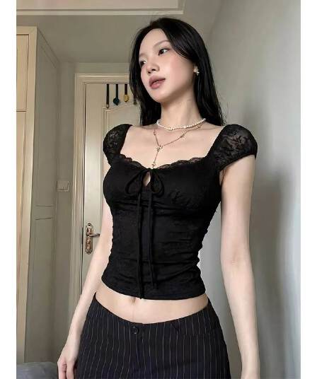 miu 부서 핫걸 검정색 레이스 조각 광장 칼라 민소매 조끼 여성 여름 디자인 센스 작은 대중 순수한 욕망 슬립 맨위