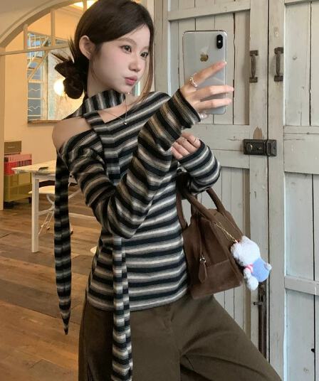 항구 바람 레트로 비스듬한 어깨 리본 스트라이프 긴팔 티셔츠 여성 패션 미니멀리즘 캐주얼 허리 수축 몸매 가꾸기 핫걸 맨위 ins